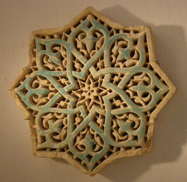 Sekiz köşeli yıldız oyma çini, geometrik figürsüz İslami desen, Arakiye